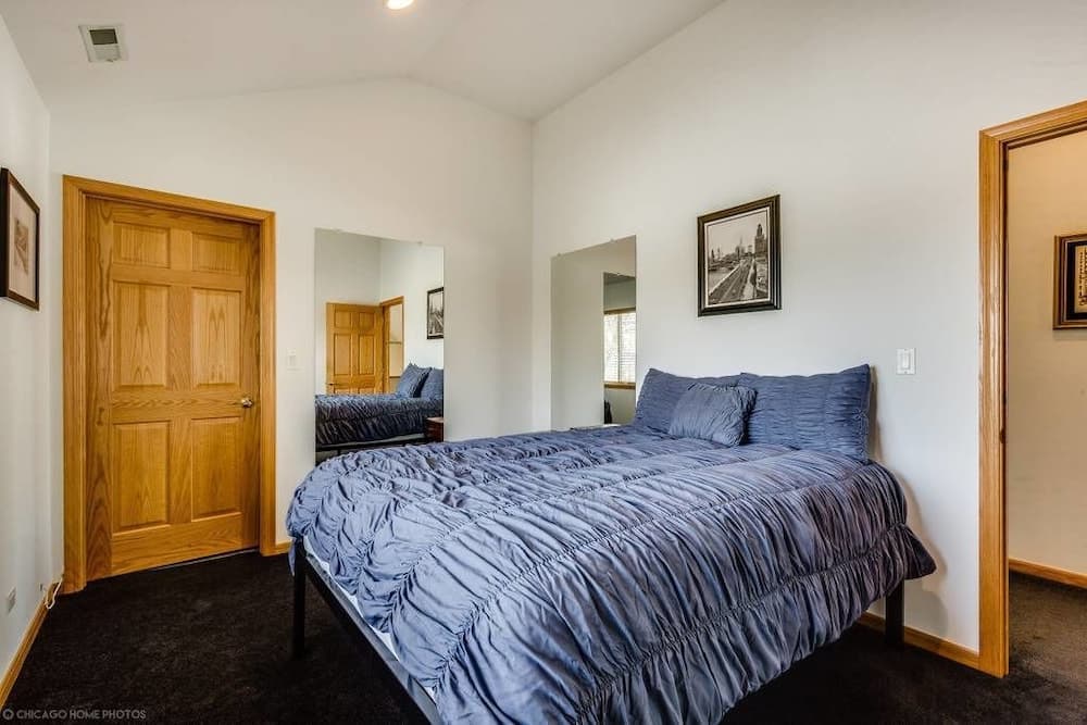 The Irving Masterpiece near Wrigley Field