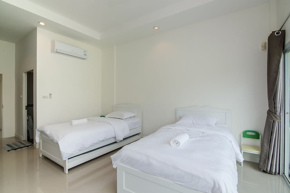 Private  4 Bedroom Pool Villa L28