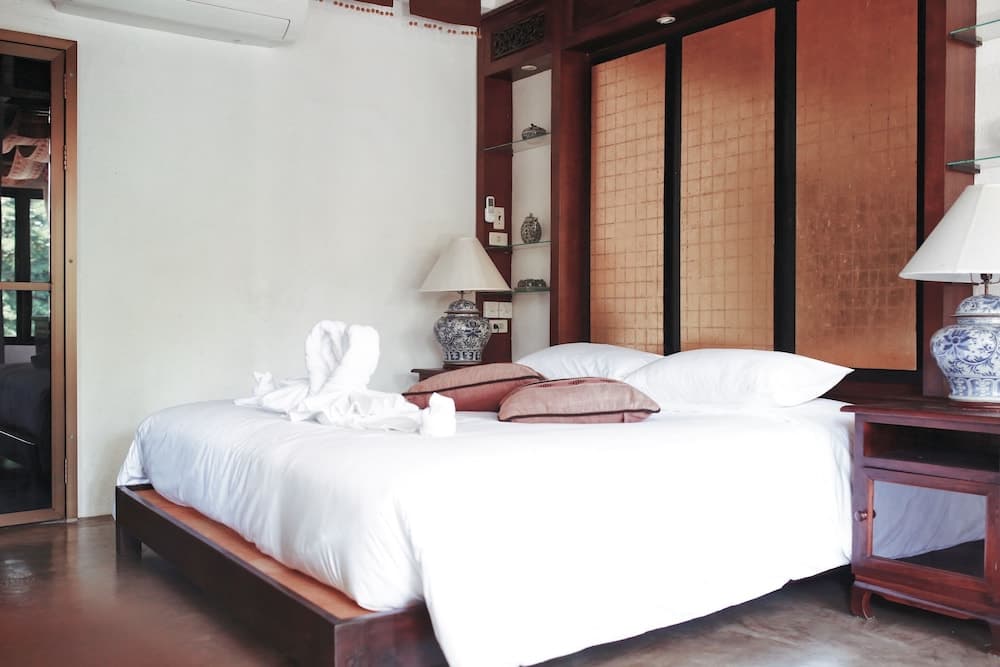 Initial Dawn Riverside Villa