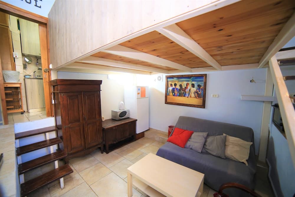 Ahuzat Shaul - Apartment