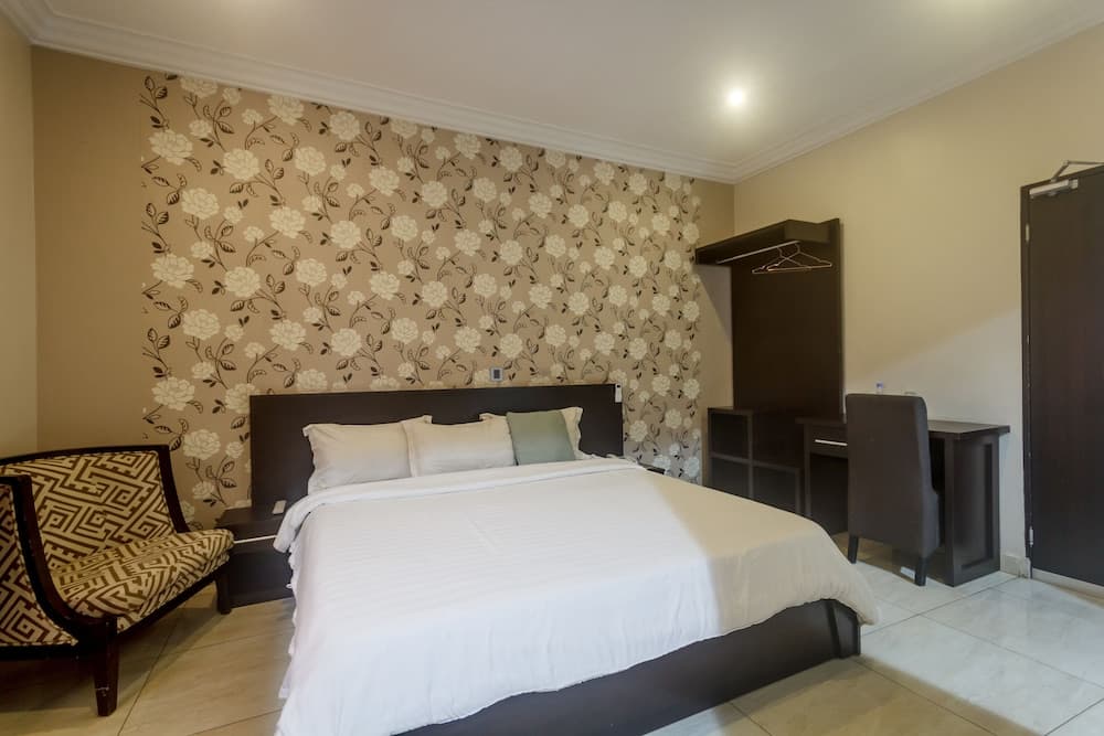 House 56 Hotel and Suites