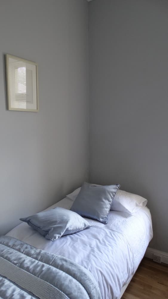 Portum -John St Apartment