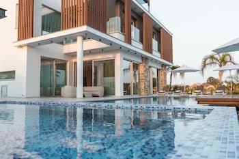 Emerald 5 Bedrooms Villa