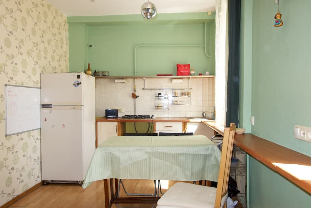 LUXKV Apartment on Staropimenovskiy 4