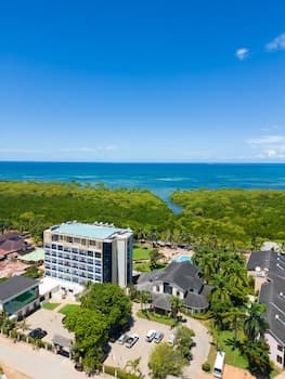 Tanga Beach Resort & Spa