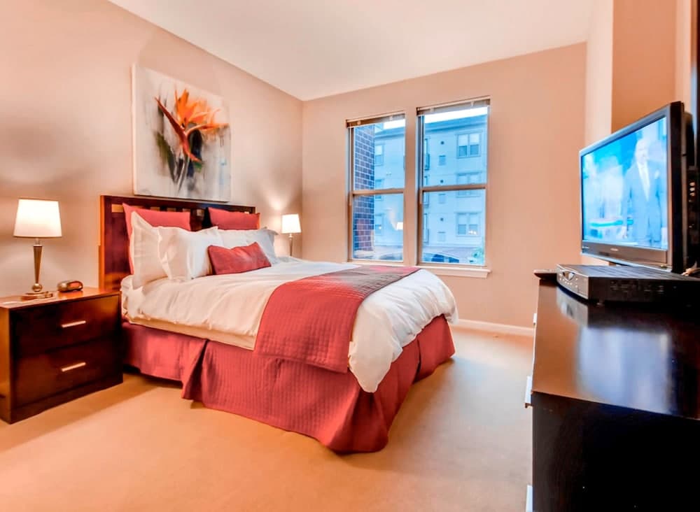 Bluebird Suites in Downtown Providence