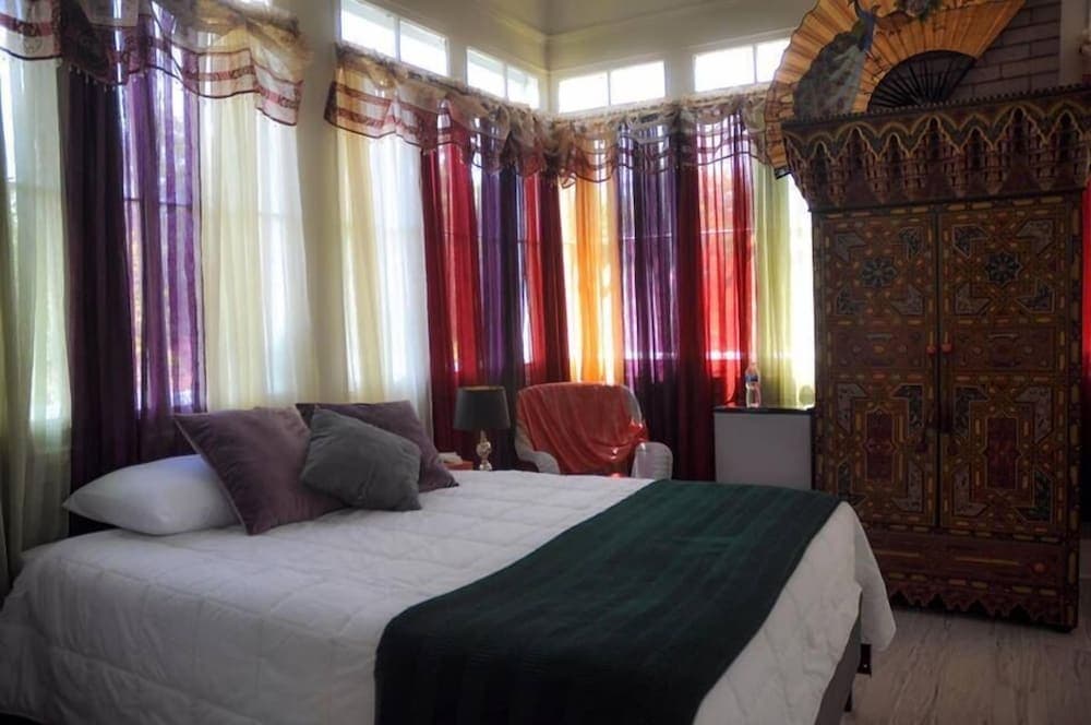 1912 Bed and Breakfast