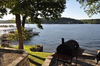 Lake Breeze Resort & Terrace