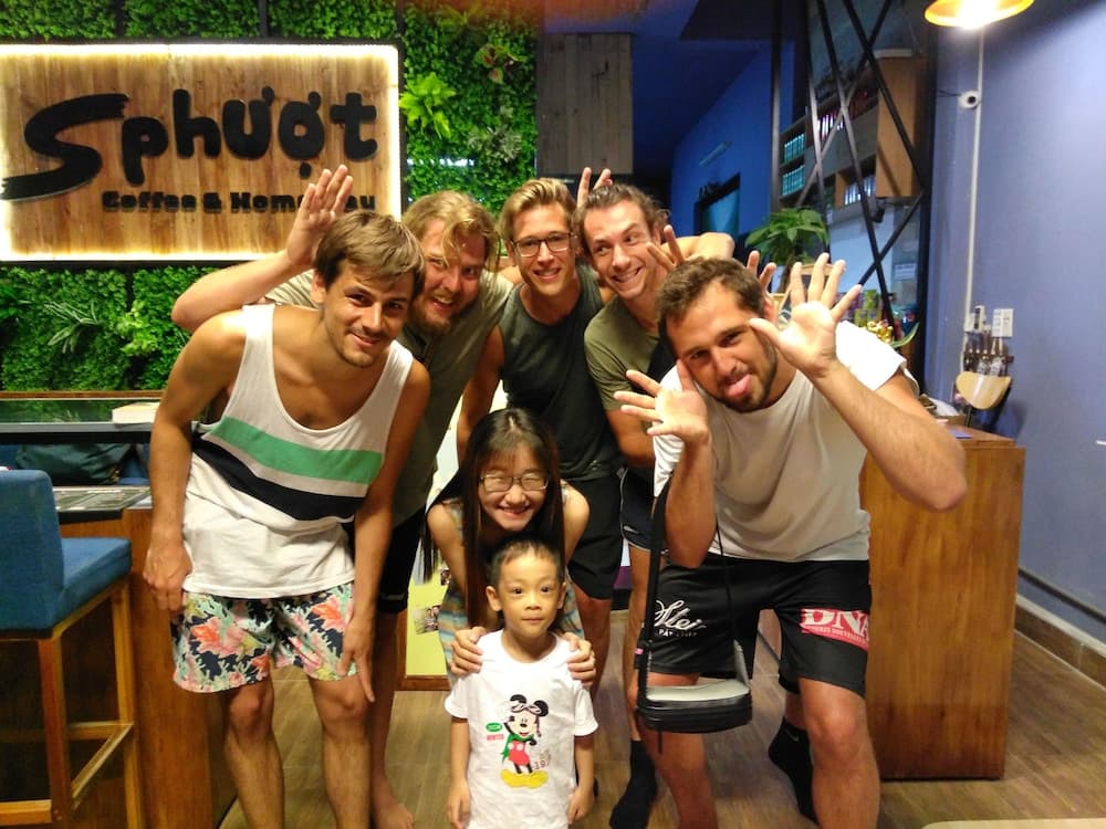 S Phuot Airport Homestay