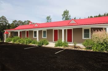 Mackinac Lake Trail Motel