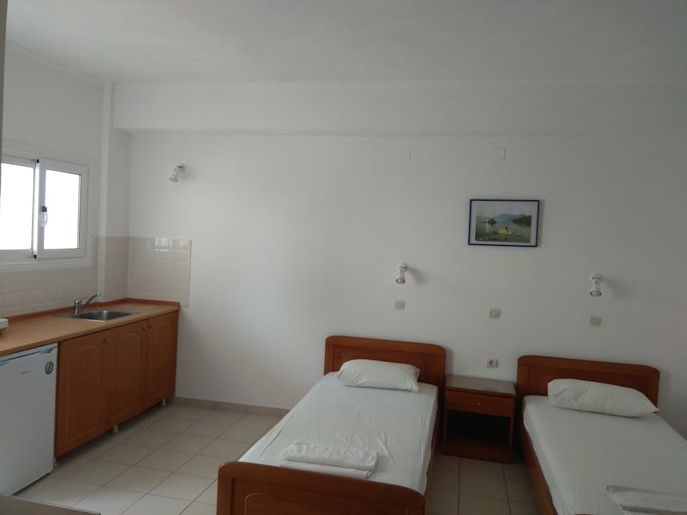 Lemon Grove Hotel and Studios