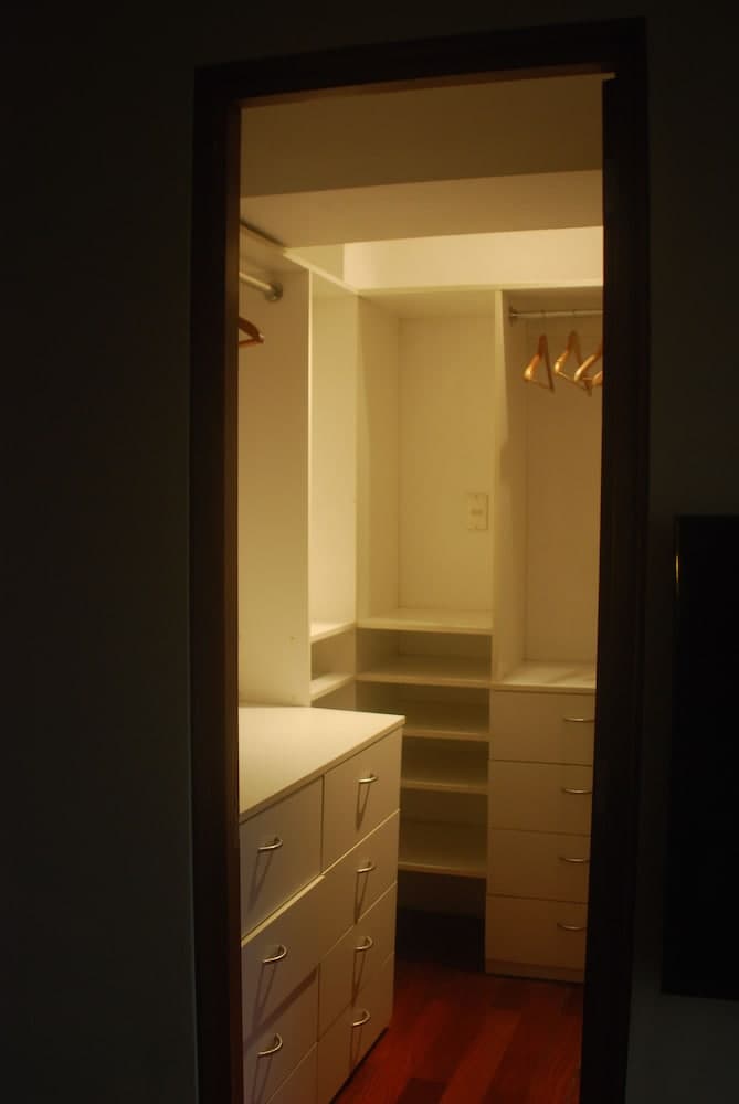 Black Shark Apartments