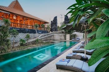 Bale Gede Nusa Lembongan