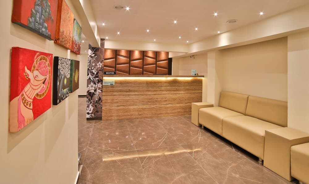 Treebo Trend Club VNA