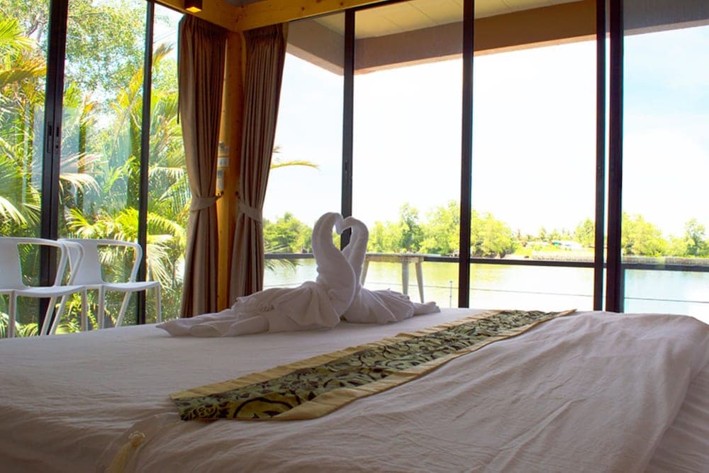 The Grace Amphawa Resort