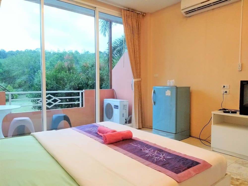 Khao Saming Paradise Resort