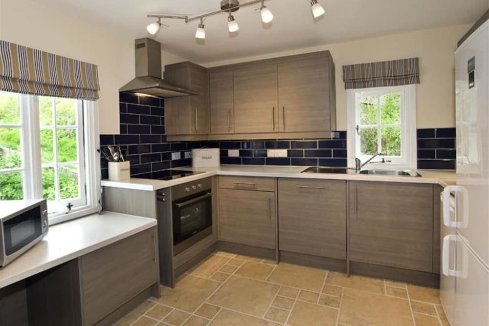 Green Door - Upper Tregudda