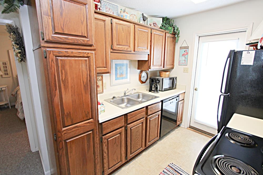 Ocean Reef 109 - Snowbird Special! Jan & Feb Monthly Rates Just Lowered!!