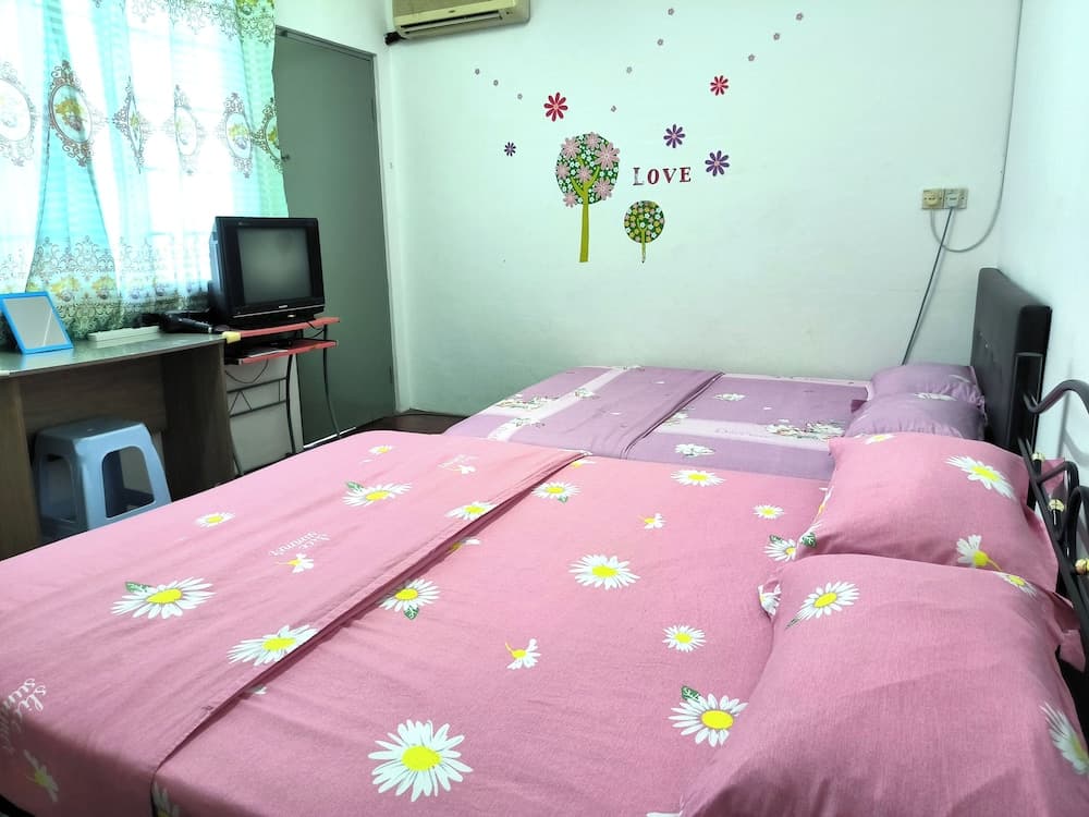 H Homestay - Semi D 1000Mbps (1Gbps) Wifi, Astro & Private Parking