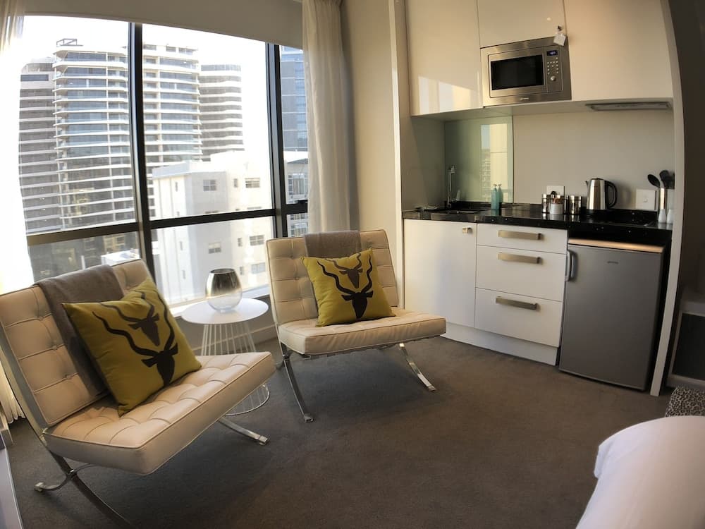 Sandton Skye Suite 604