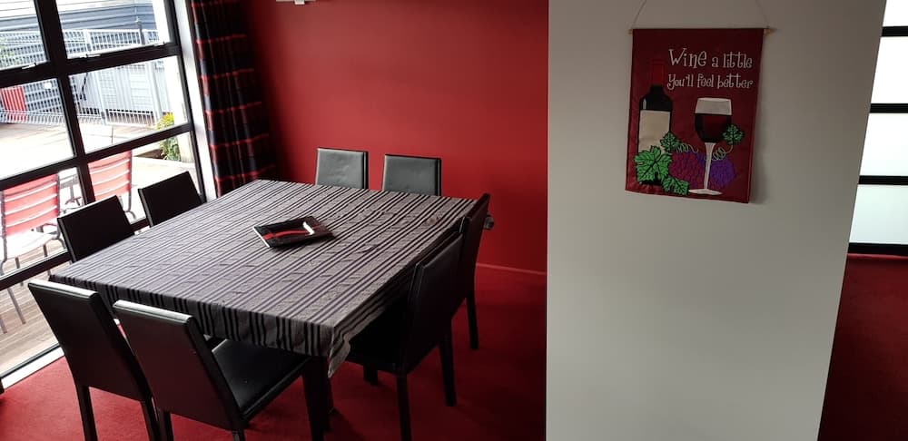 De Vine Martinborough 14a Cologne St