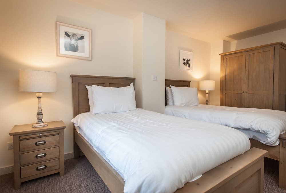 COMIS Hotel & Golf Resort