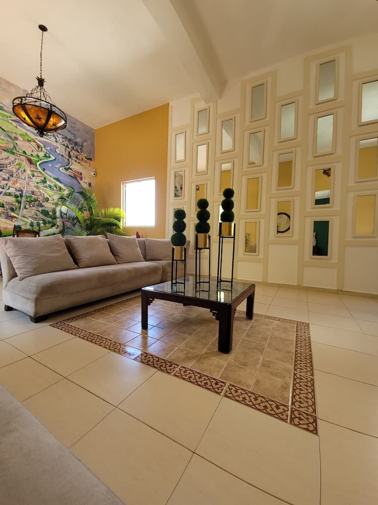 Hotel Class Colonial