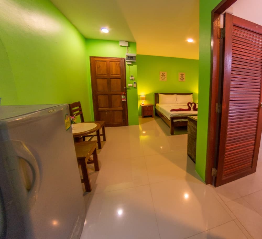 Enrico Hostel Patong
