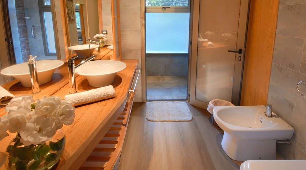 Amazing 4 Bedroom Chalet in Arelauquen AG6