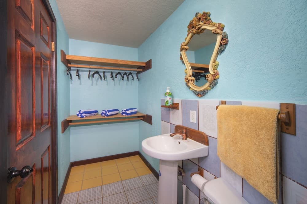 Monkey Lala Apartments