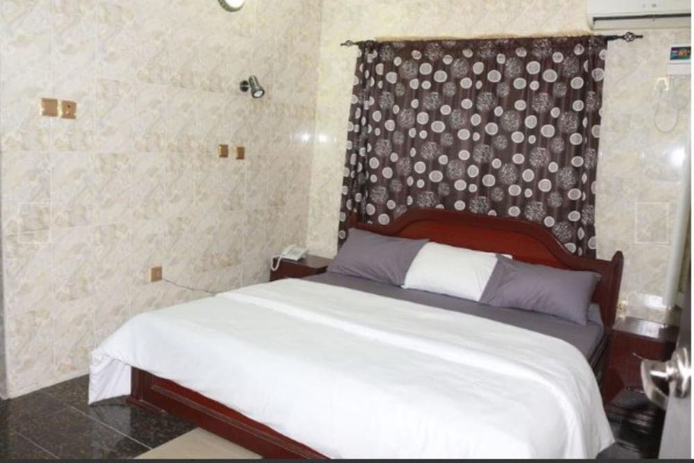 Cute Villa Hotel and Suites