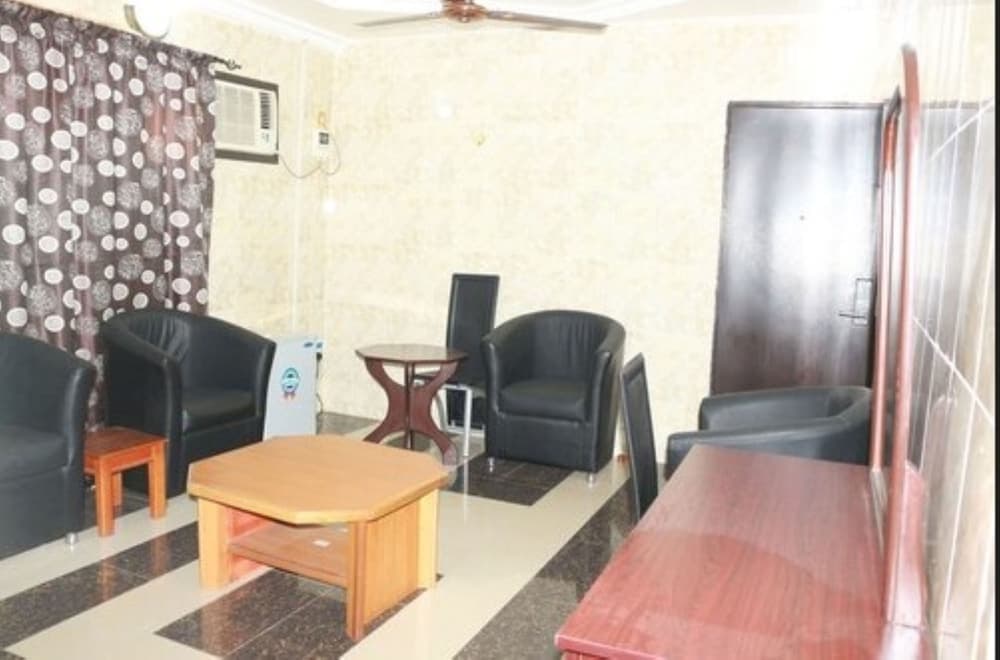 Cute Villa Hotel and Suites