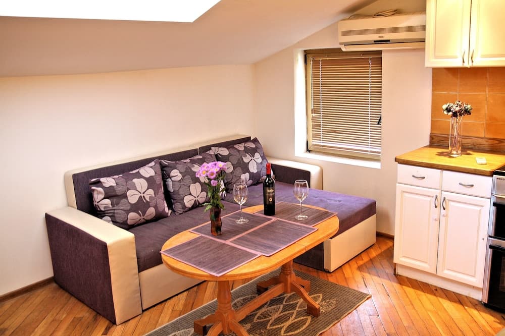 Lover's nest next to the beach