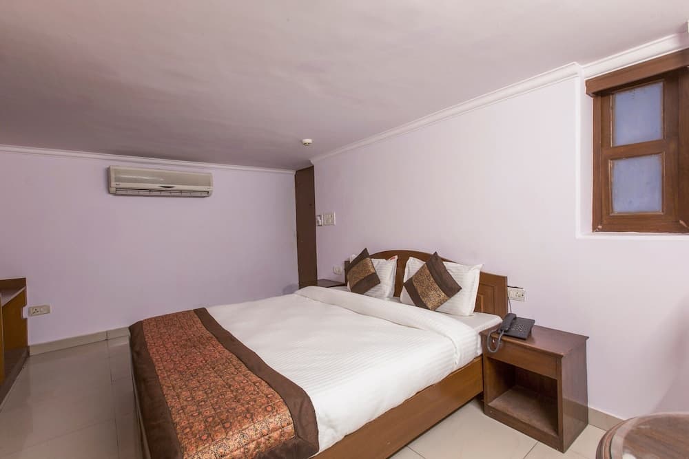 OYO 15515 Hotel Landmark Inn