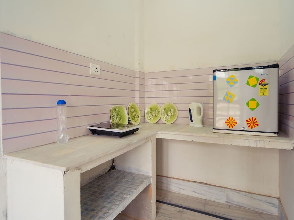 OYO 14191 Home Studio Valley View Barlow Ganj