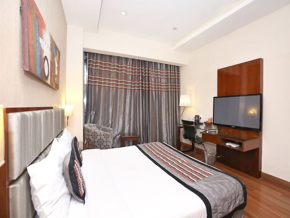 OYO 15134 Hotel Downtown