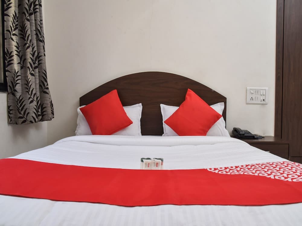 OYO 12854 Hotel Sahara Inn