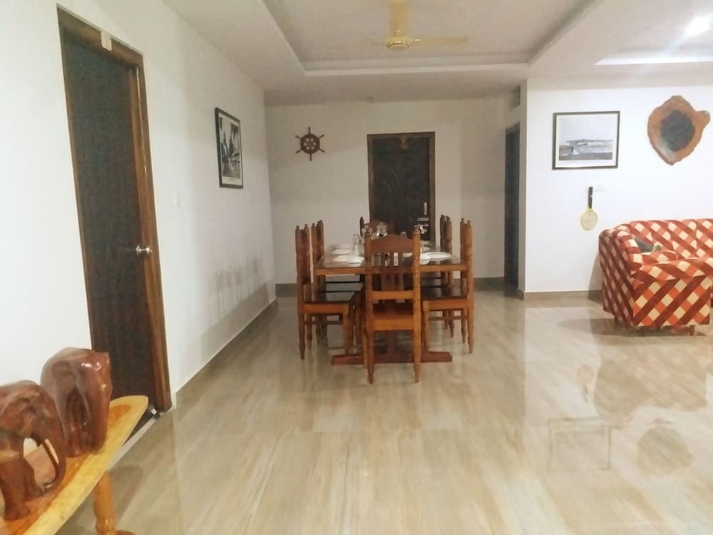 OYO 13305 Shriradha Nivas Home Stay