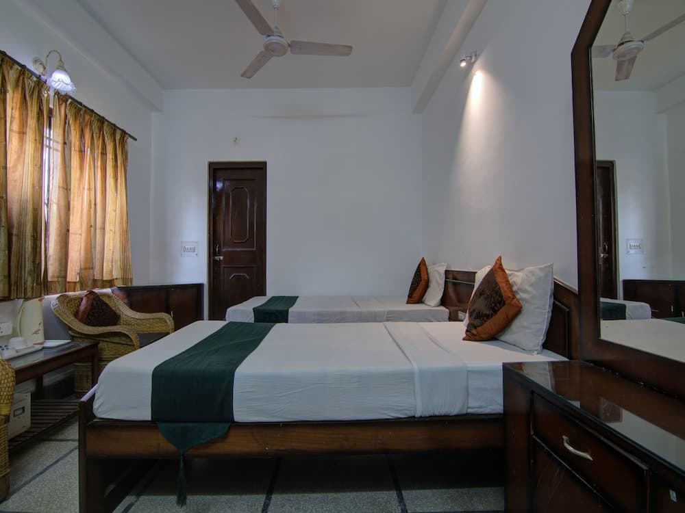 OYO 12327 The Mapple