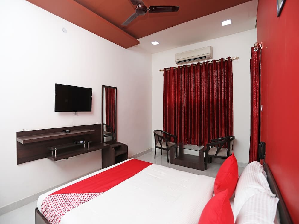 OYO 13493 Hotel Vridhi Inn