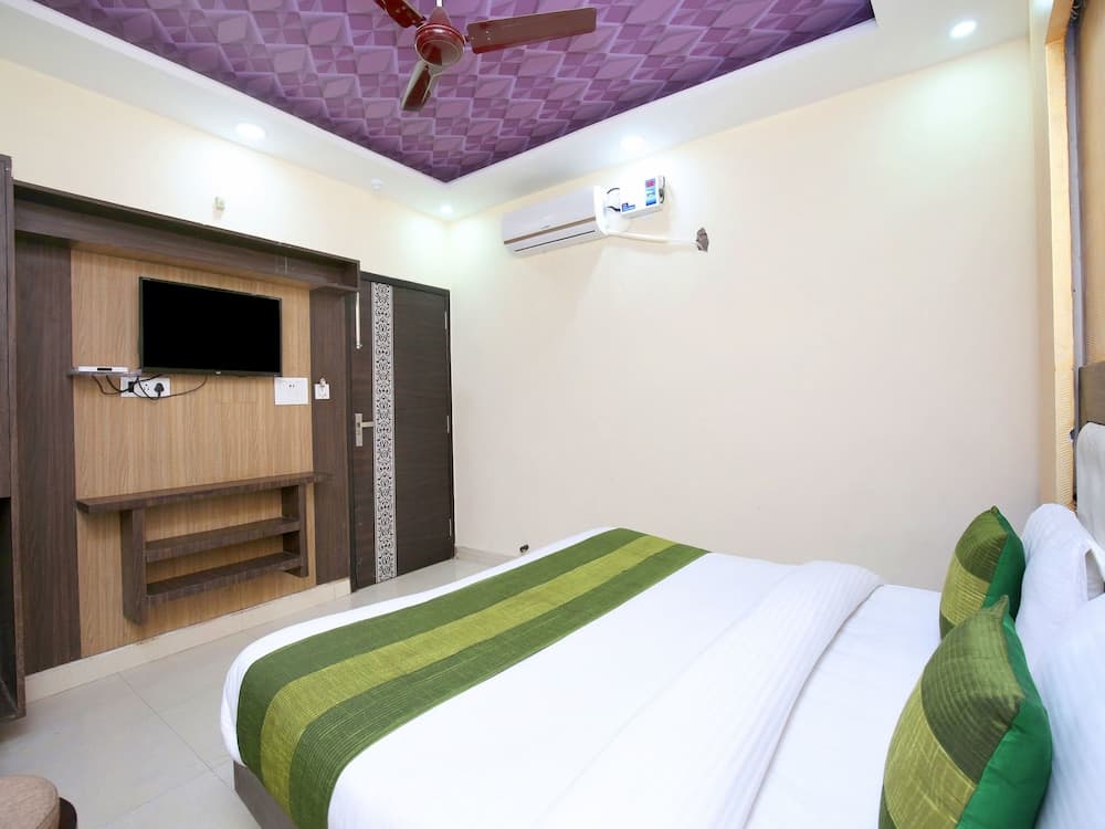 OYO 14157 RS Hotel & Restaurant