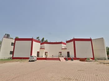 OYO 13124 Hotel Pyramid