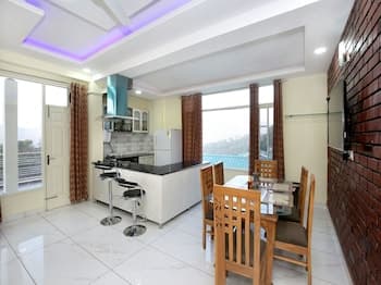 OYO 13768 Home 3BHK Penthouse Kasauli