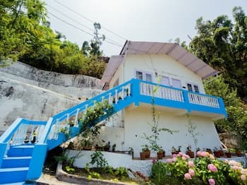 OYO 14133 Home Oak Cottage 1BHK Kempty Road