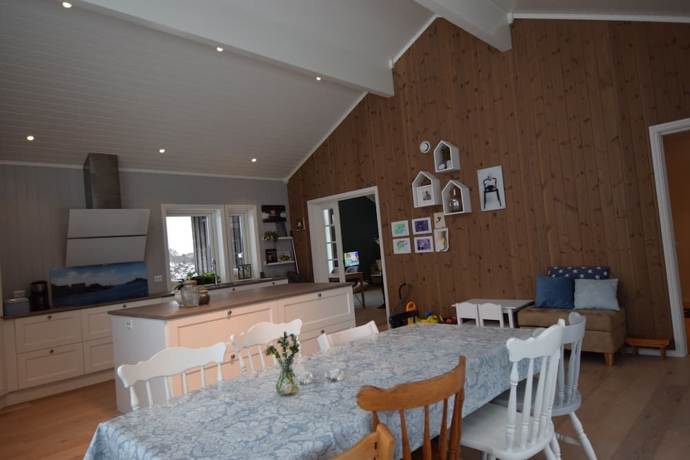 Solferie Holiday Home Bordalssvingen
