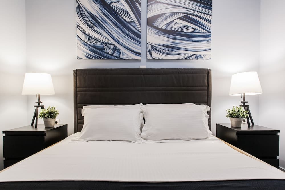 Kolonaki 2 Bedroom Apartment by Livin Urbban