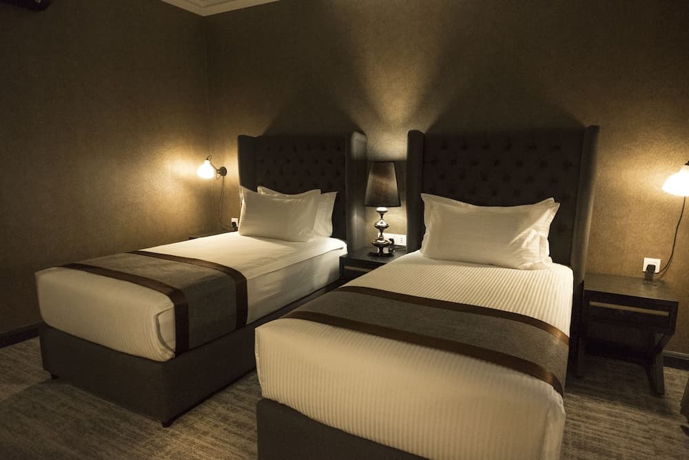 1969 Business Suites