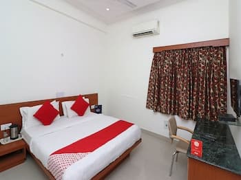 OYO 14837 Hotel Uberoi Anand