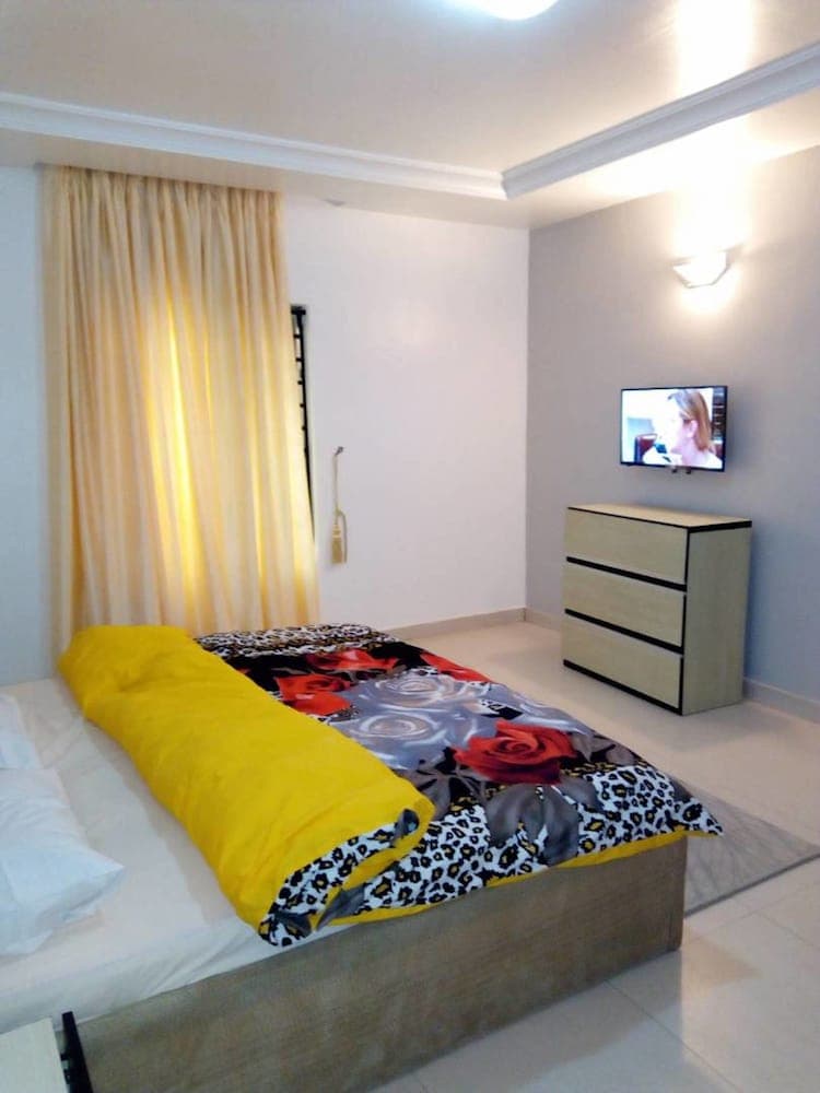 Reeve Court Apartment