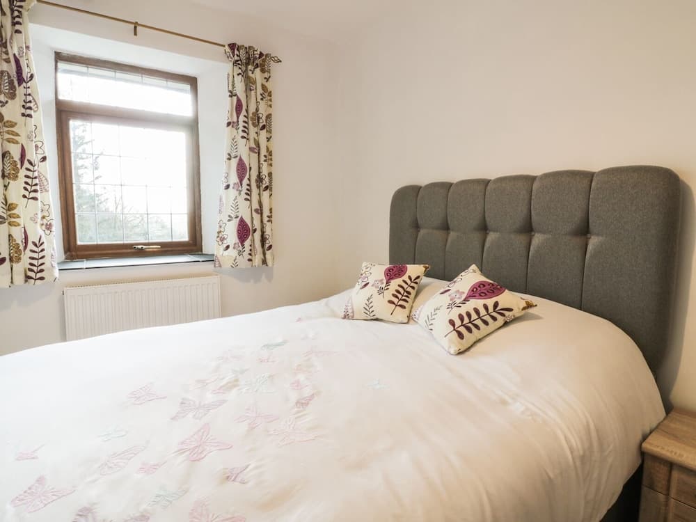 Lower West Curry Farmhouse